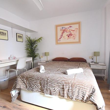 Habitacion En Apartamento De Diseno مالقة المظهر الخارجي الصورة